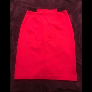 Star Jones red skirt